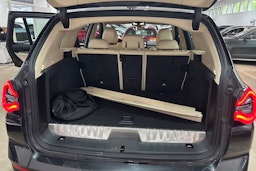 Harmaa BMW X3 2022 kuva 14.