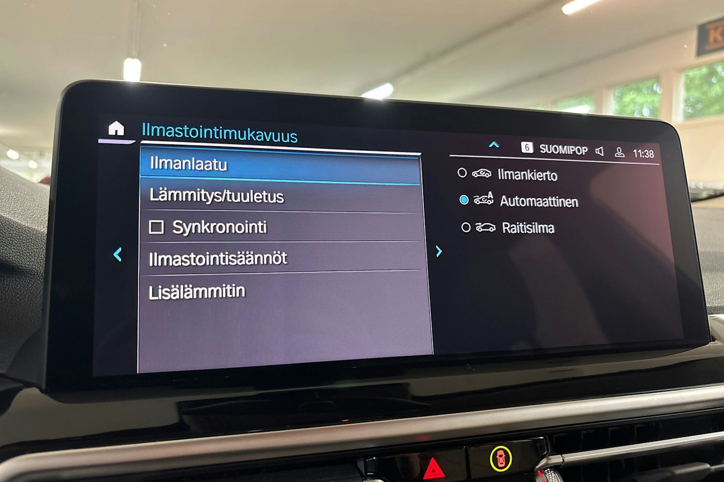 Harmaa BMW X3 2022 kuva 23.