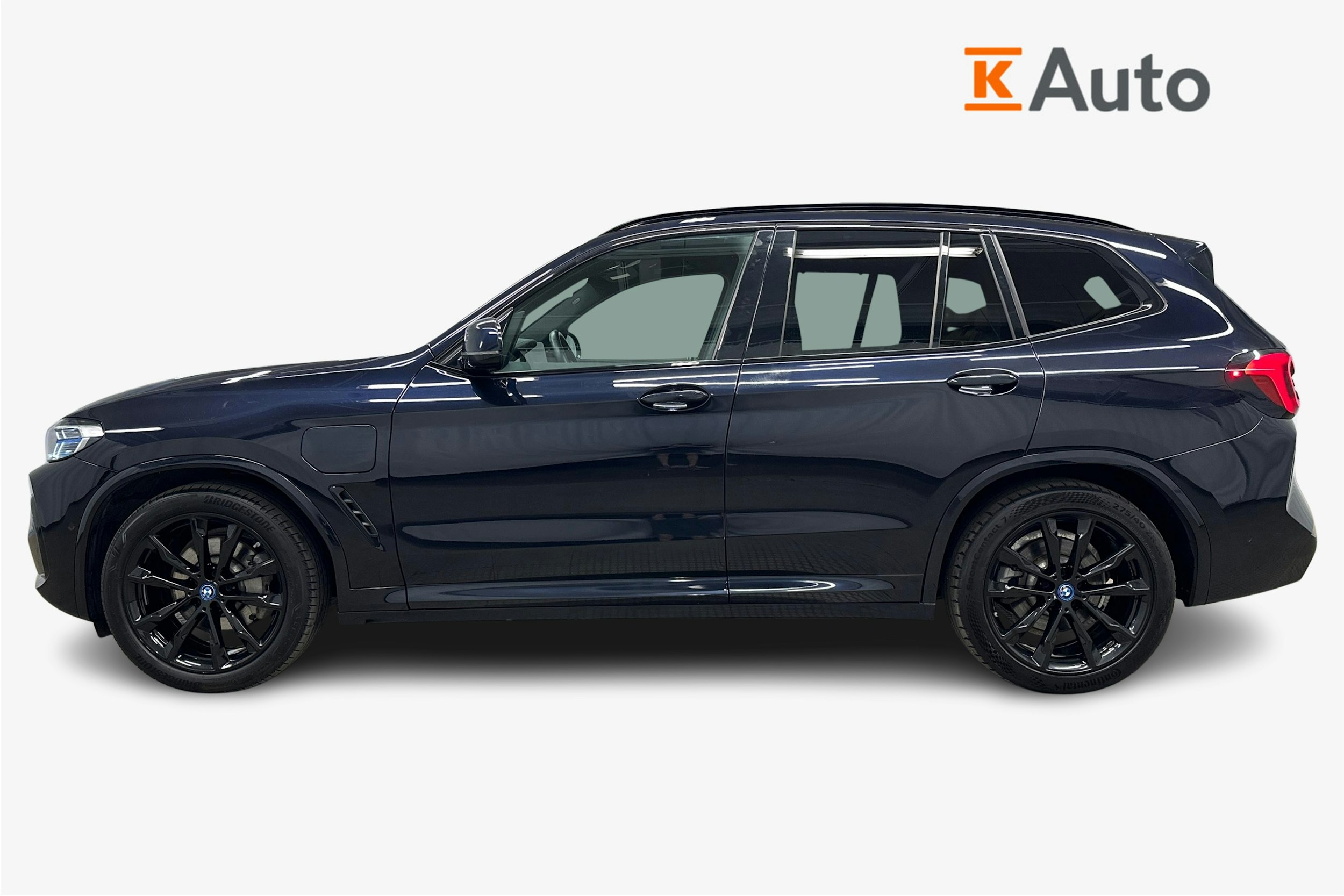 musta BMW X3 2022 kuva 6.
