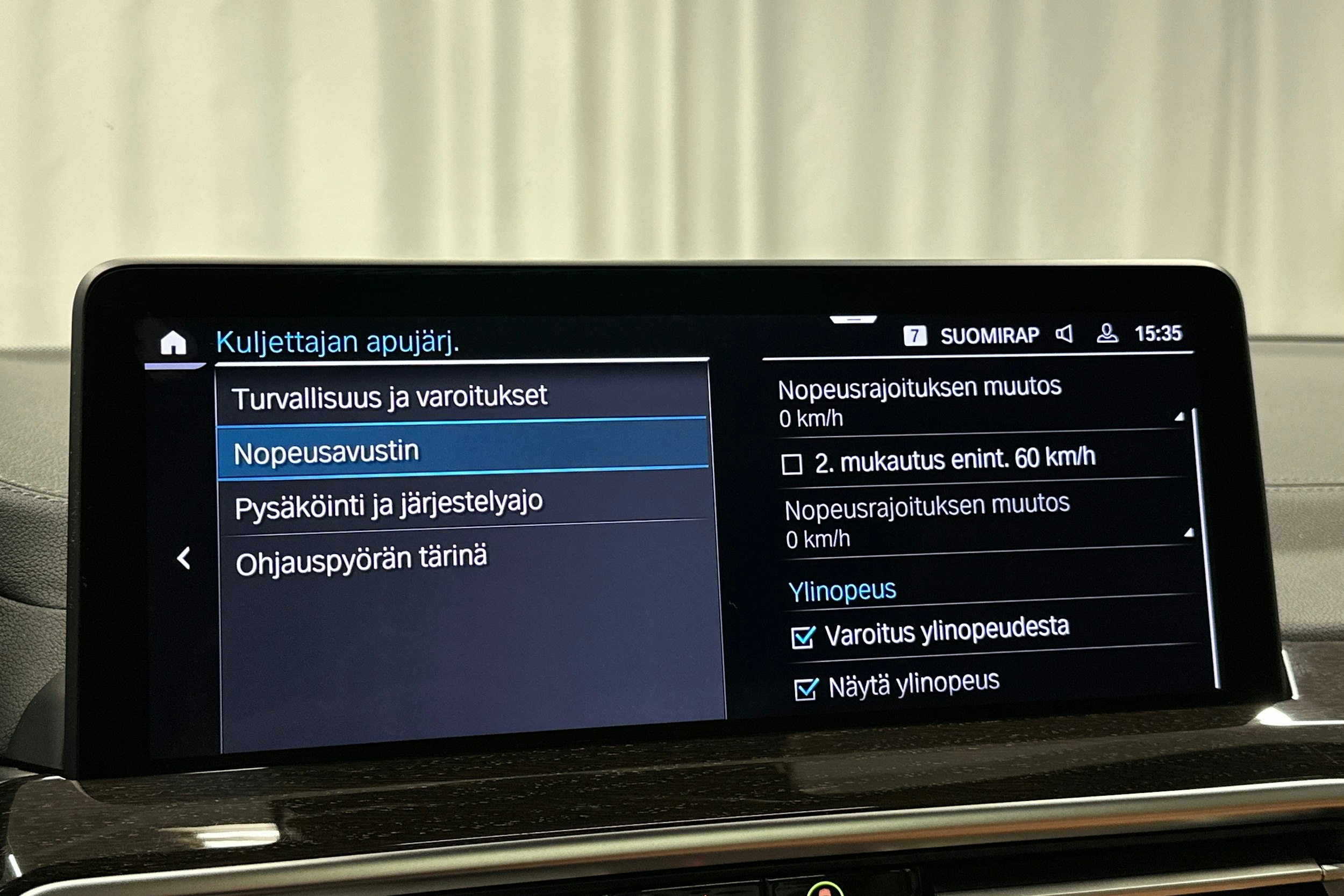 musta BMW X3 2022 kuva 22.