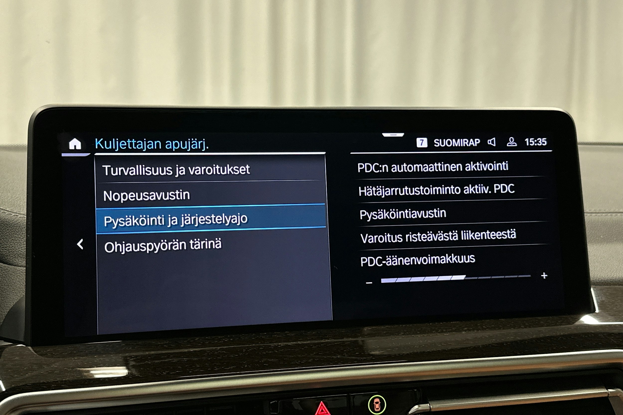 musta BMW X3 2022 kuva 23.