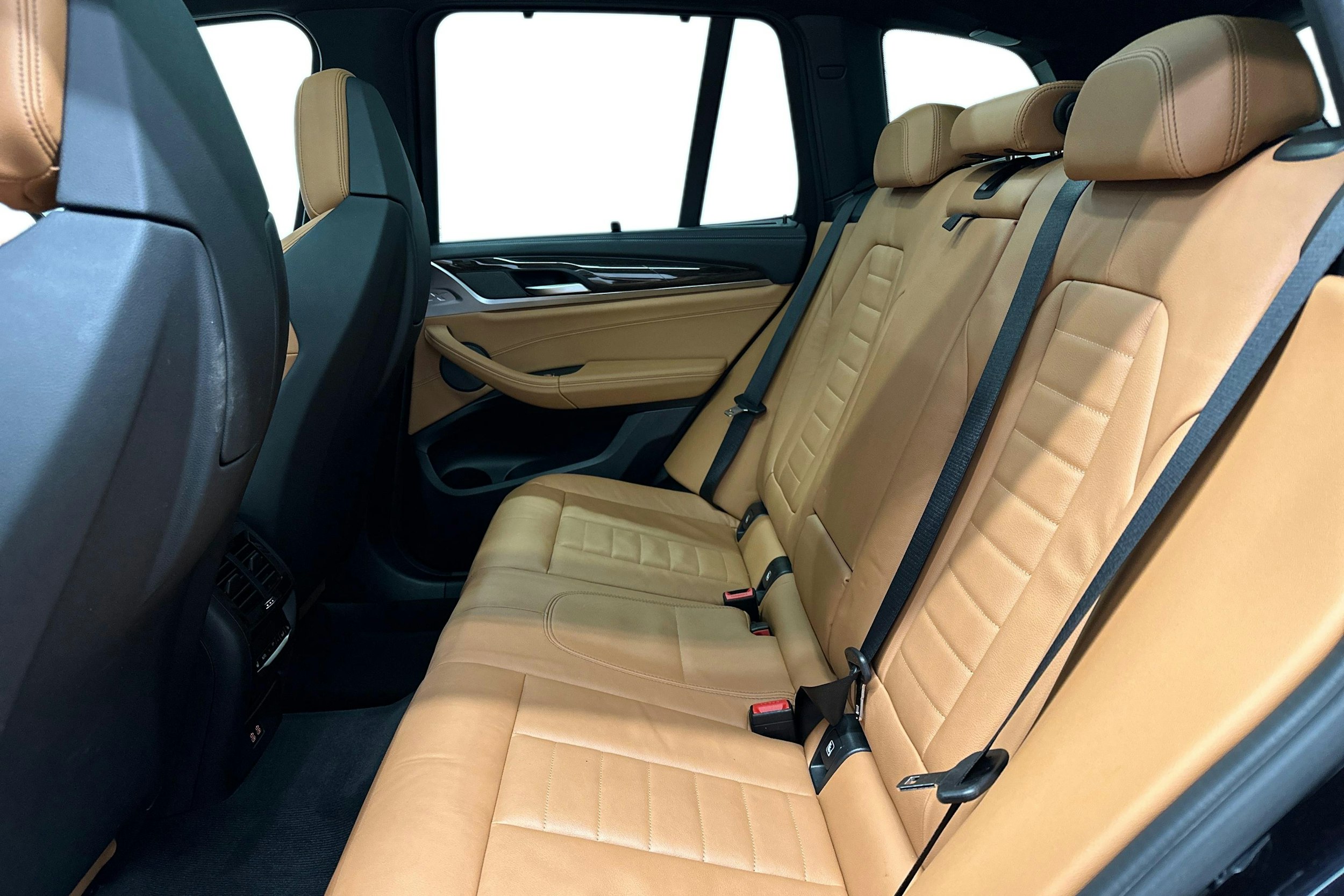 musta BMW X3 2022 kuva 30.