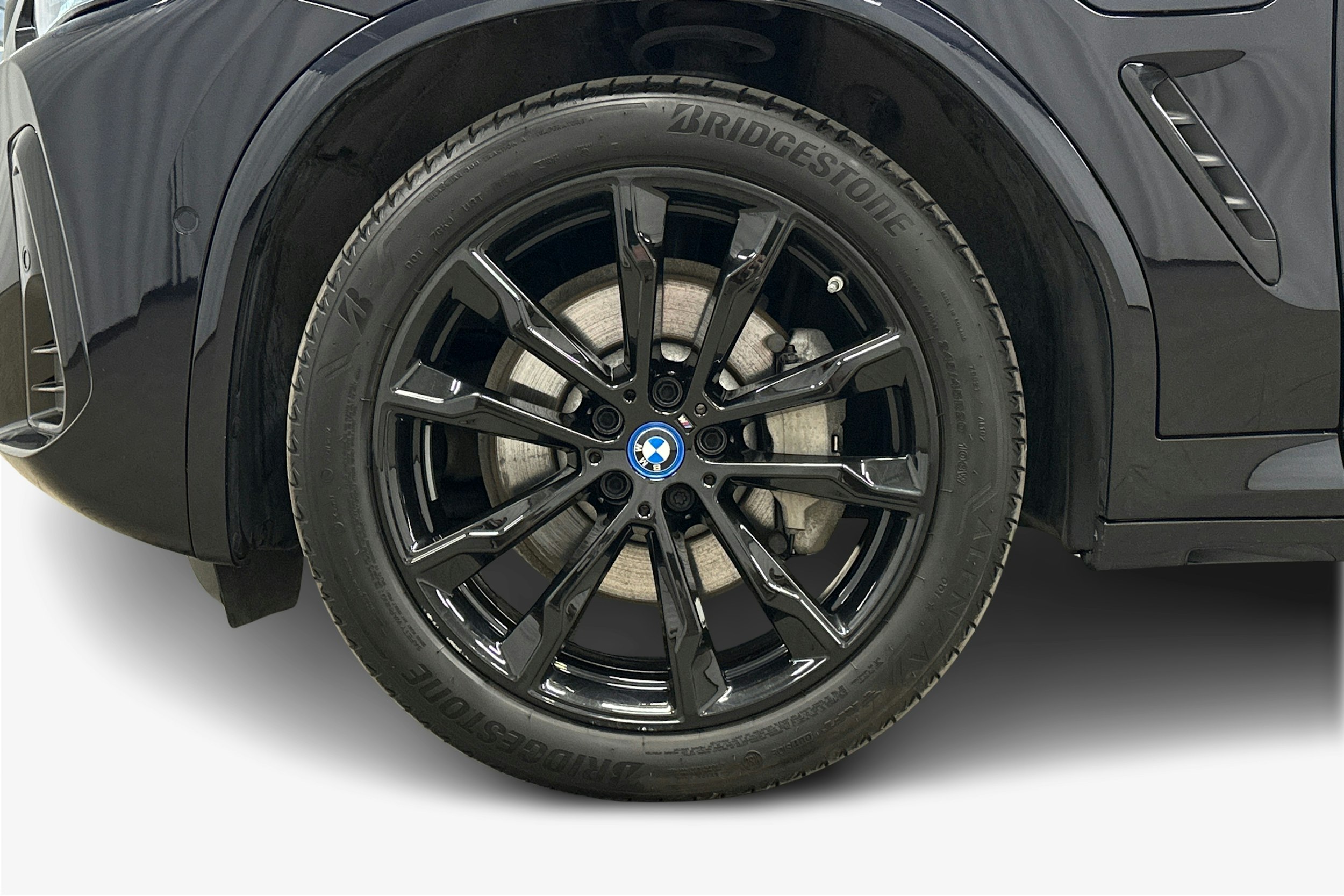 musta BMW X3 2022 kuva 36.