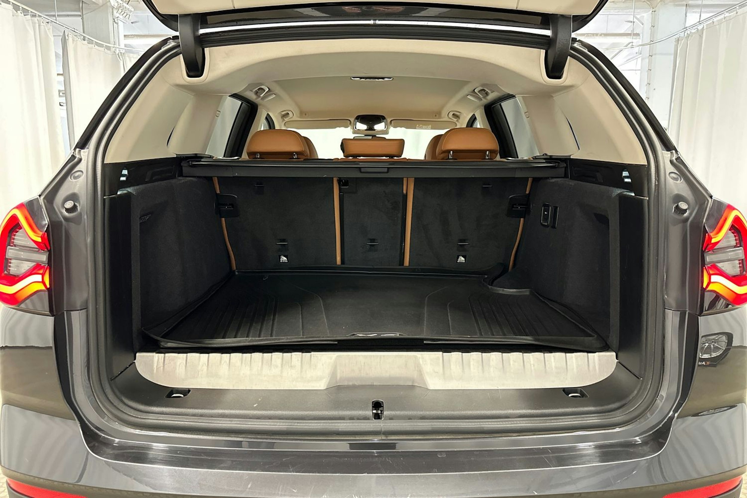 harmaa BMW X3 2022 kuva 16.