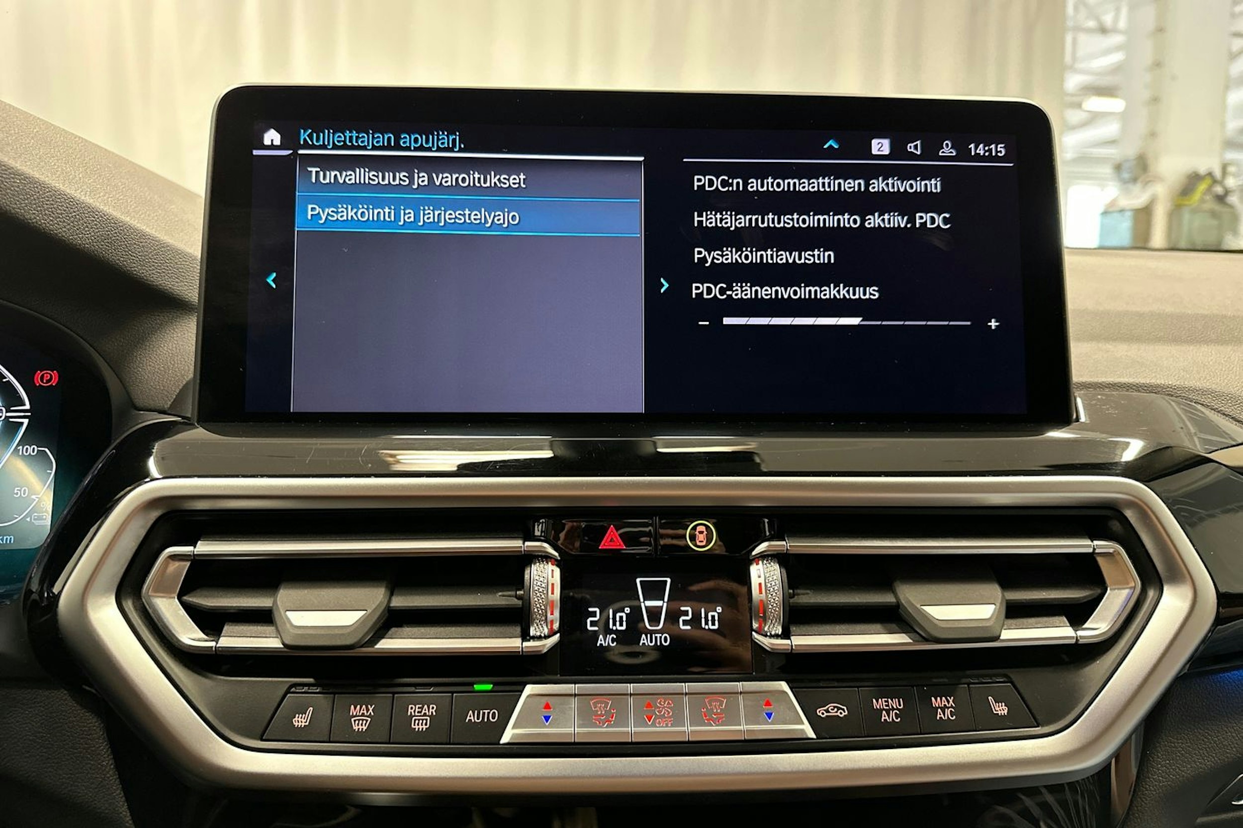 harmaa BMW X3 2022 kuva 24.