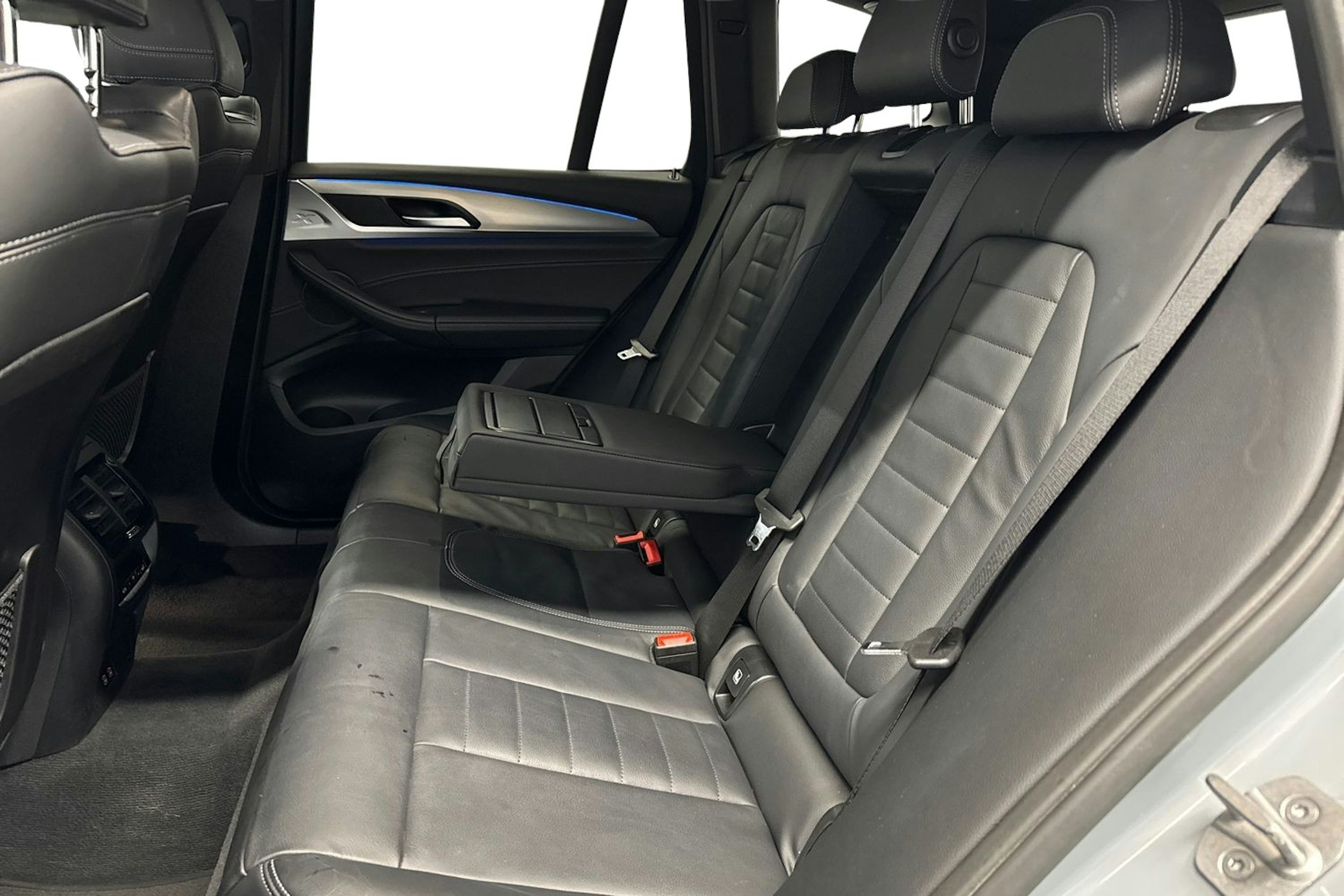 harmaa BMW X3 2023 kuva 8.