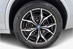 harmaa BMW X3 2023 kuva 9.