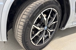 harmaa BMW X3 2023 kuva 10.