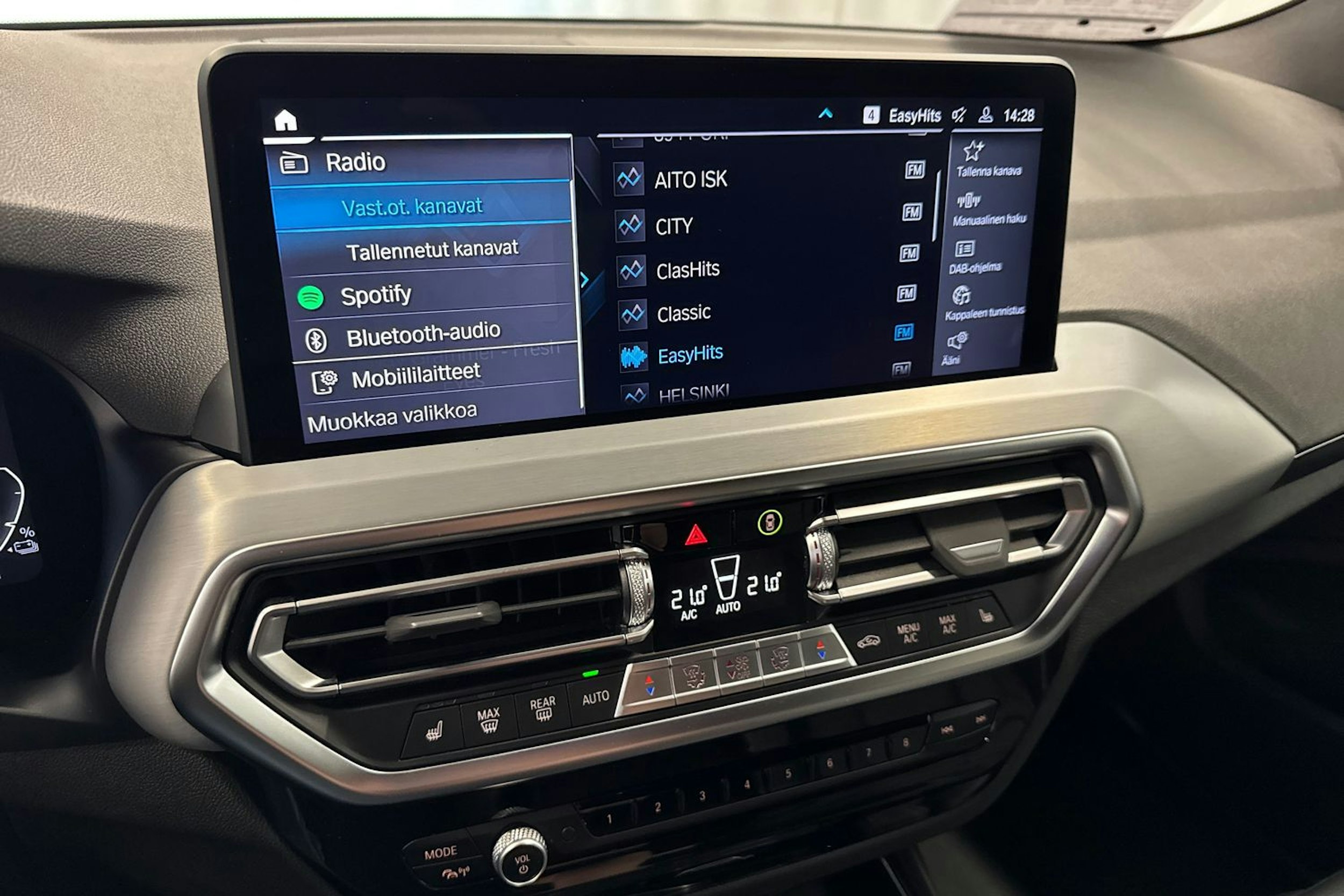harmaa BMW X3 2023 kuva 15.