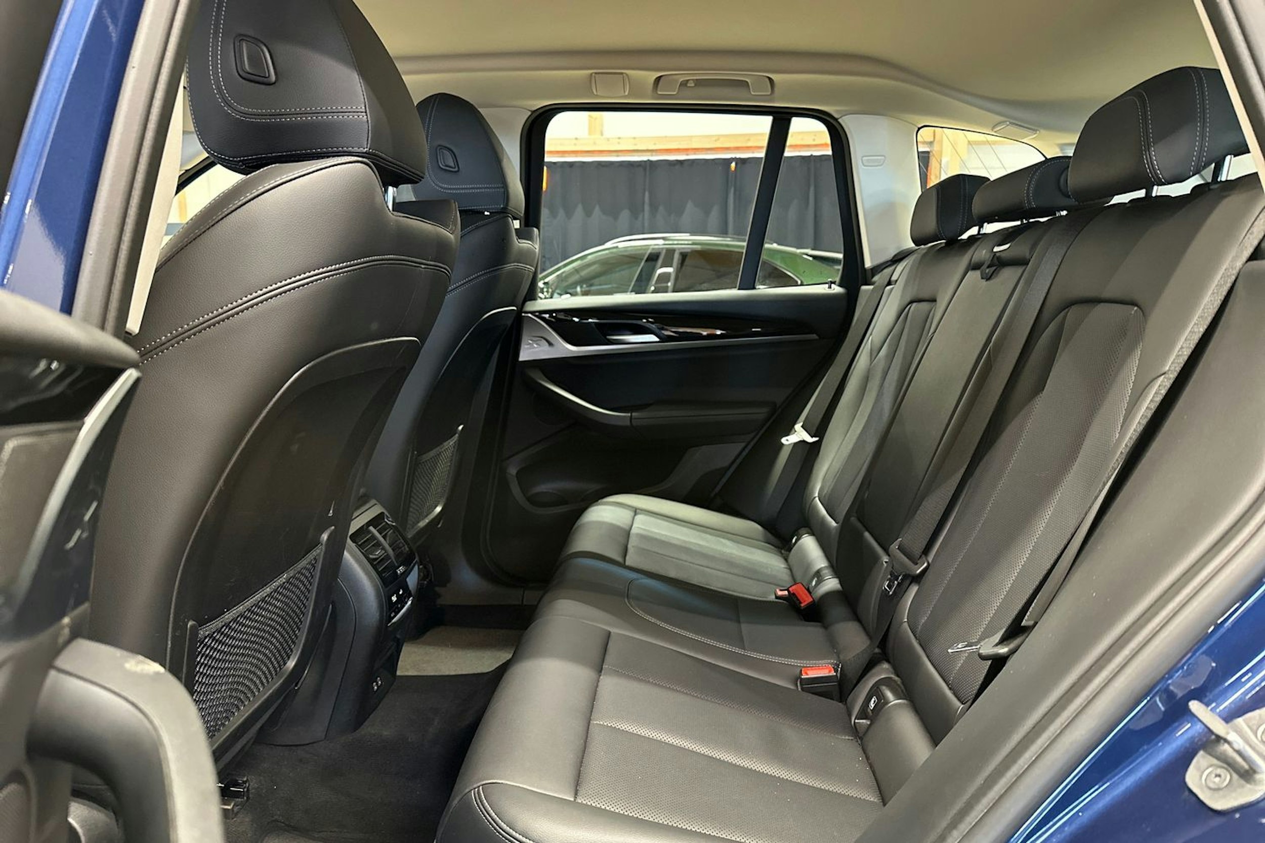 sininen BMW X3 2022 kuva 8.