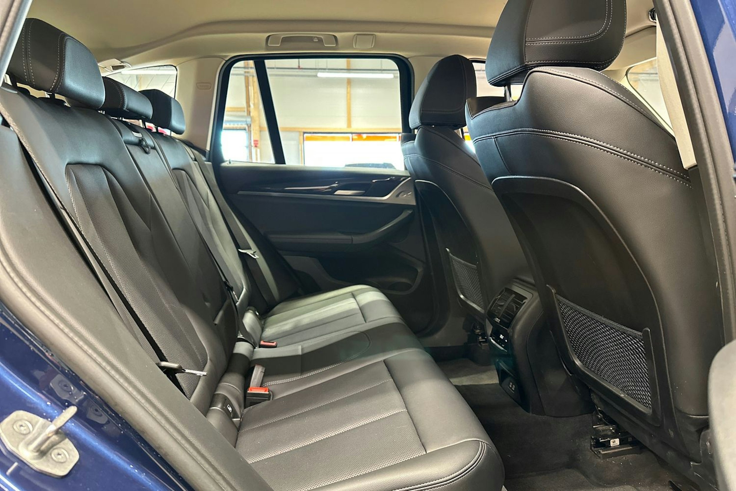 sininen BMW X3 2022 kuva 11.