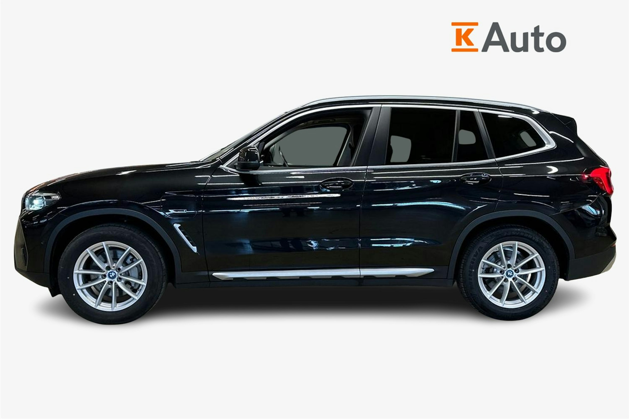 musta BMW X3 2022 kuva 6.