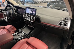 musta BMW X3 2022 kuva 12.