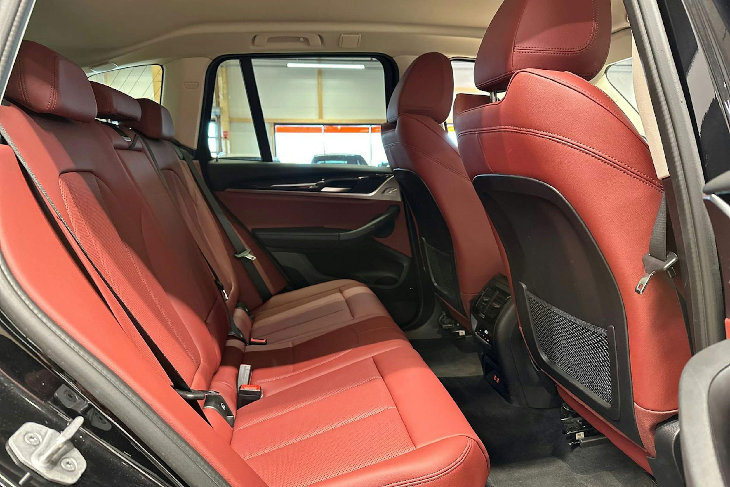 musta BMW X3 2022 kuva 14.