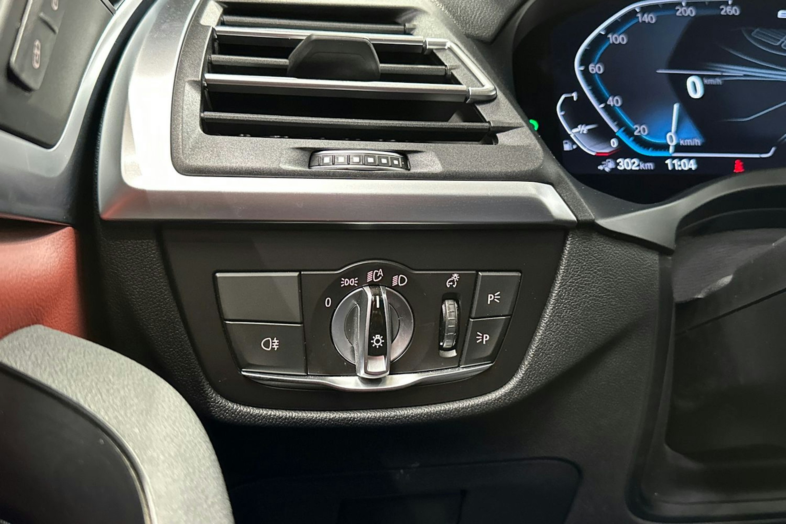 musta BMW X3 2022 kuva 27.