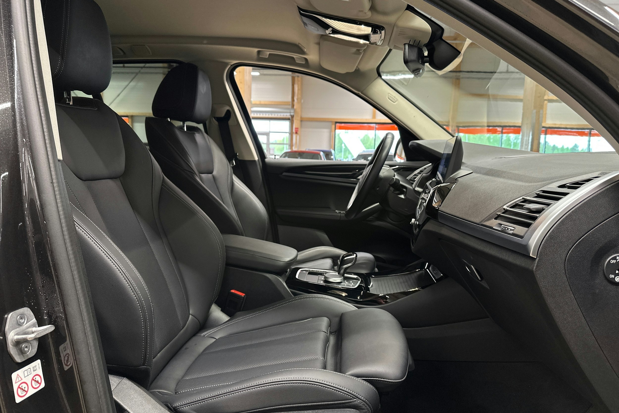 harmaa BMW X3 2022 kuva 13.