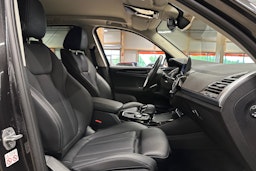 harmaa BMW X3 2022 kuva 13.
