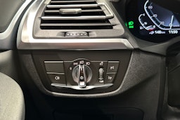 harmaa BMW X3 2022 kuva 27.
