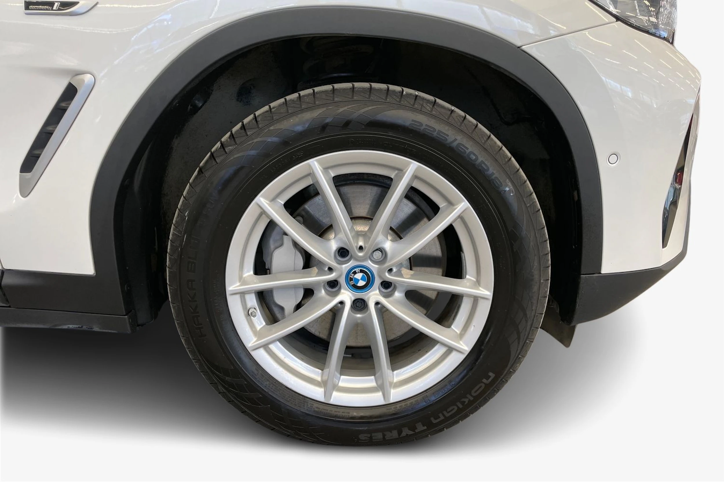 Valkoinen BMW X3 2022 kuva 9.