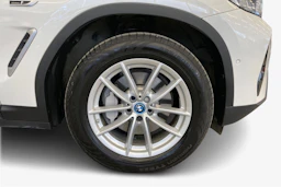 Valkoinen BMW X3 2022 kuva 9.