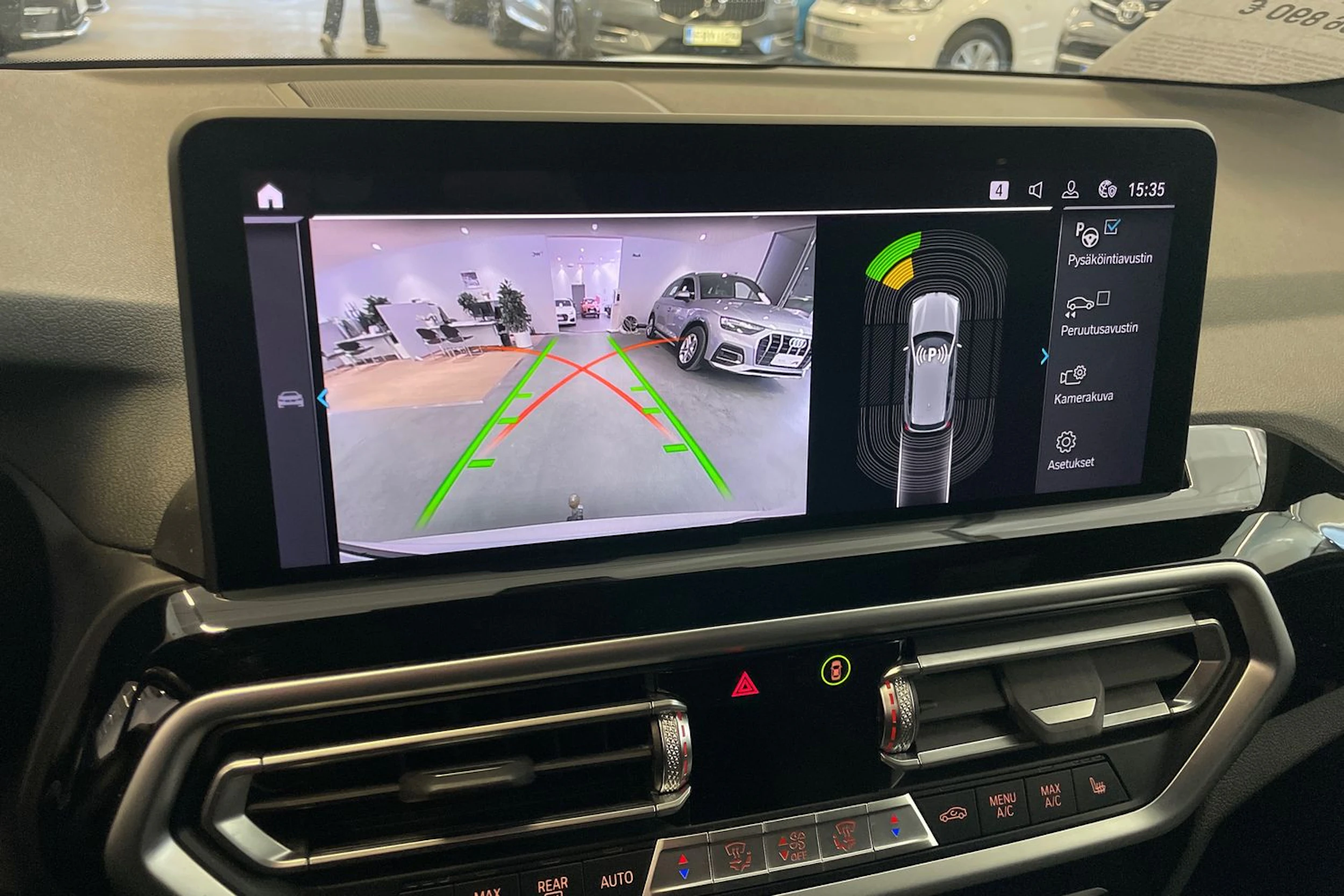 Valkoinen BMW X3 2022 kuva 11.