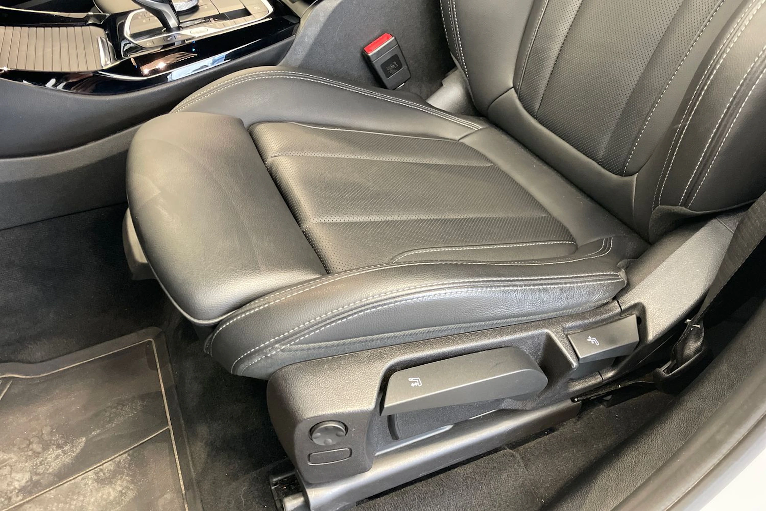 Valkoinen BMW X3 2022 kuva 15.