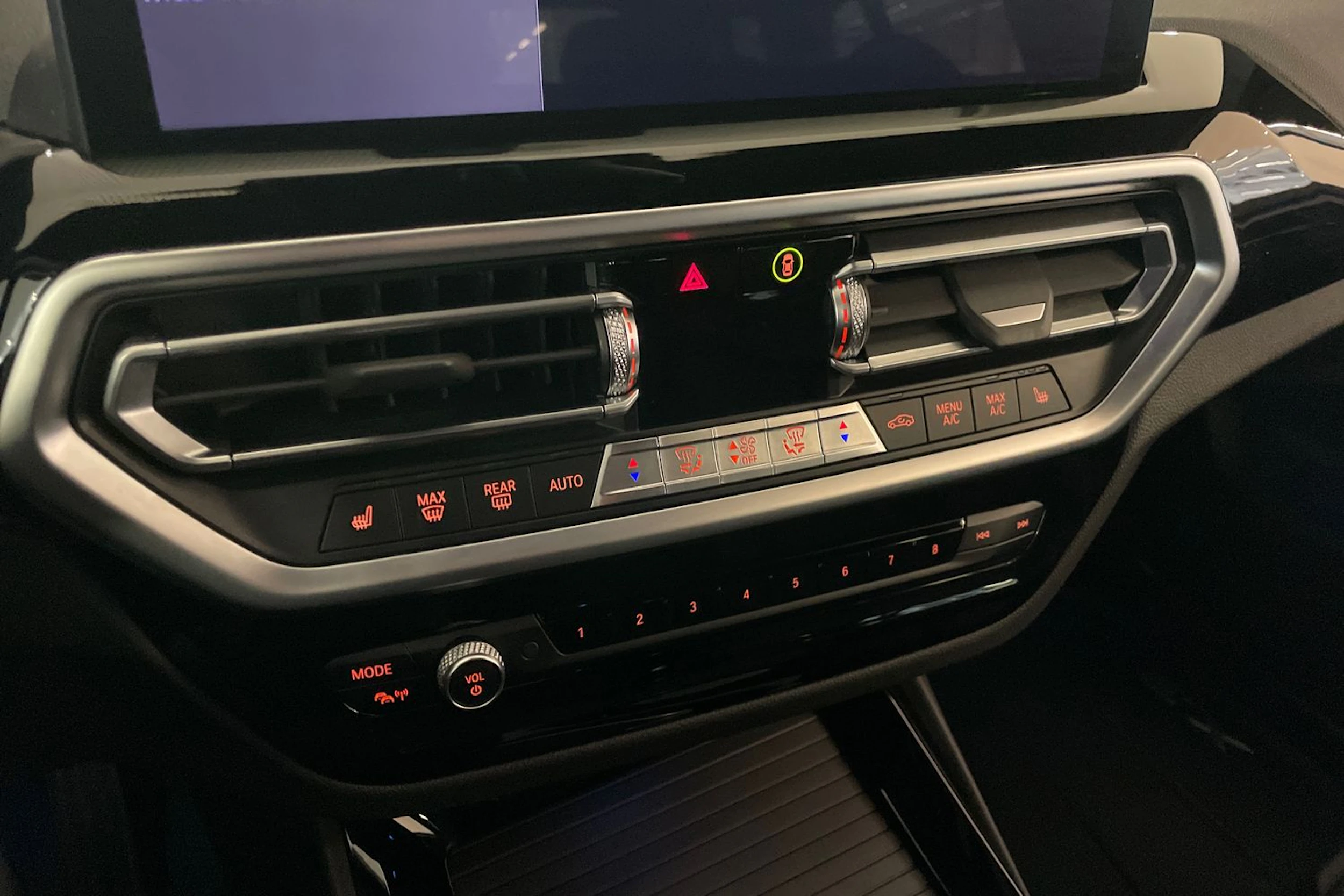 Valkoinen BMW X3 2022 kuva 19.