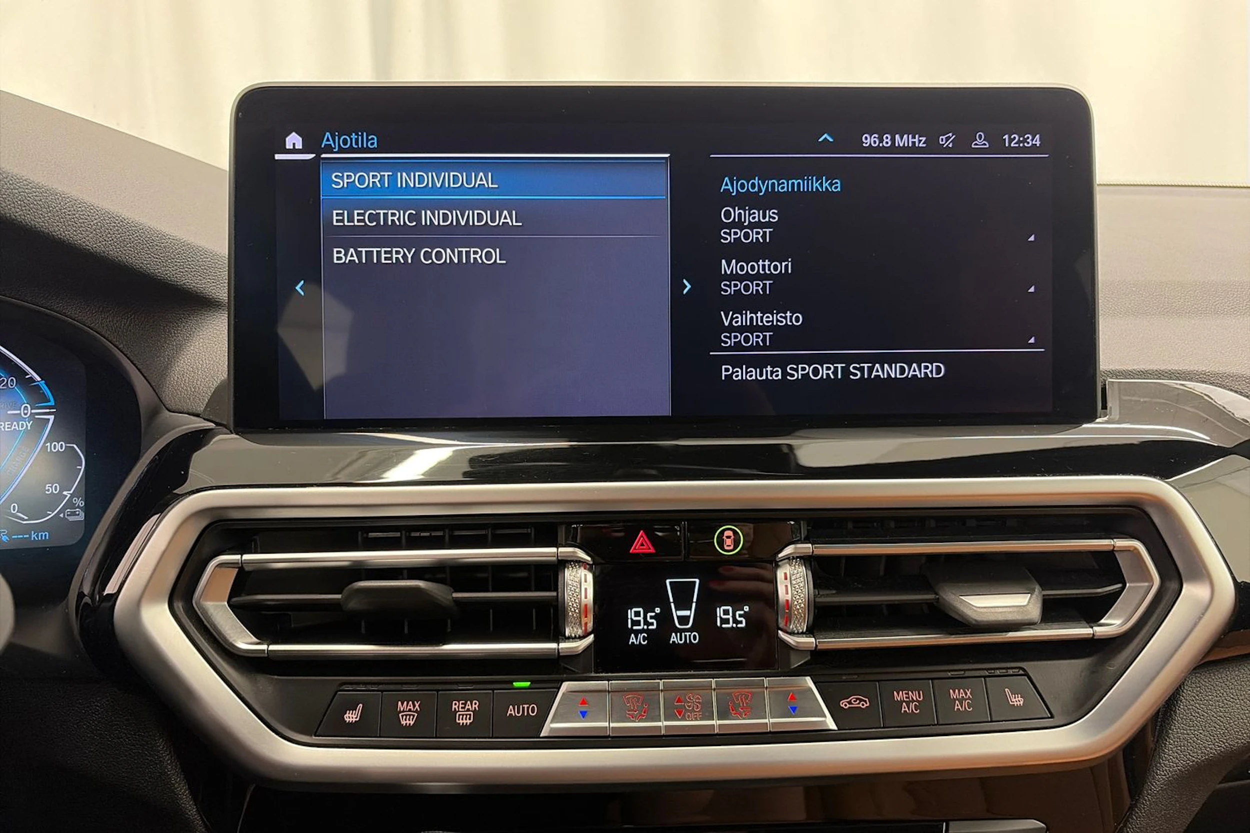 met. valkoinen BMW X3 2022 kuva 24.