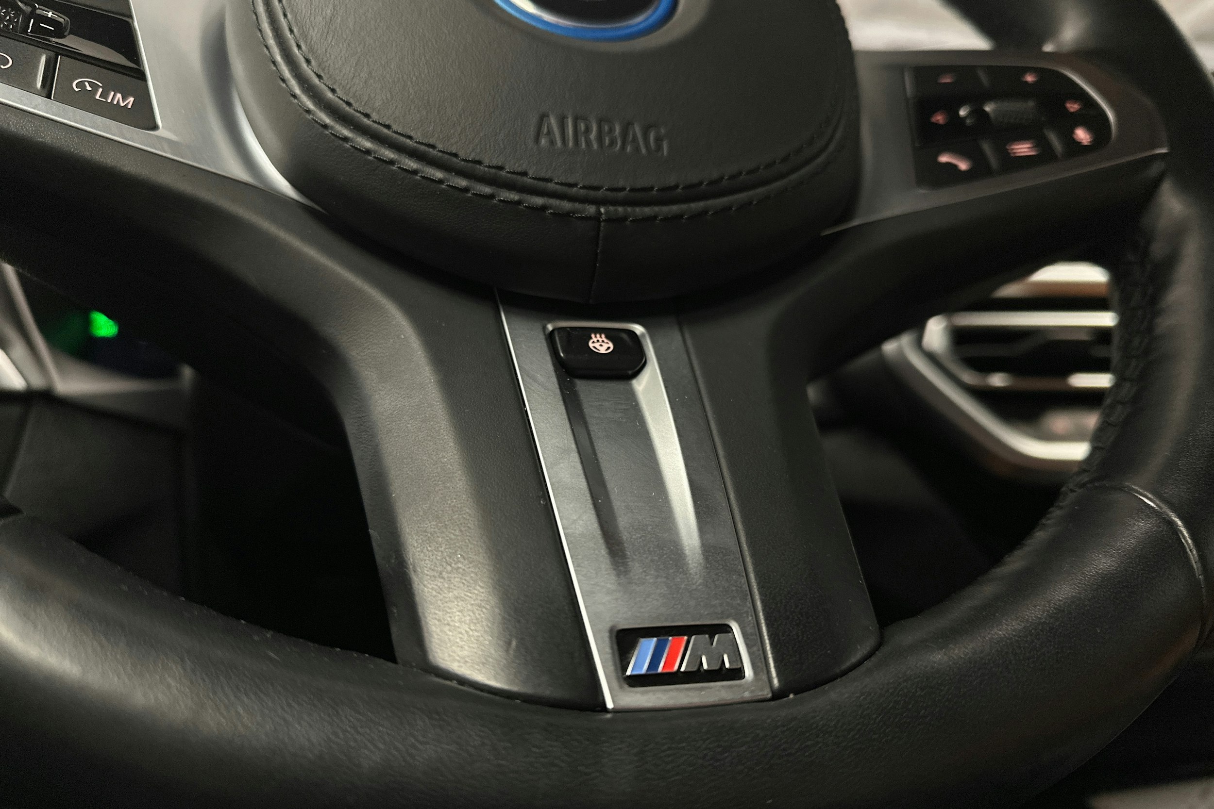 musta BMW X3 2022 kuva 16.