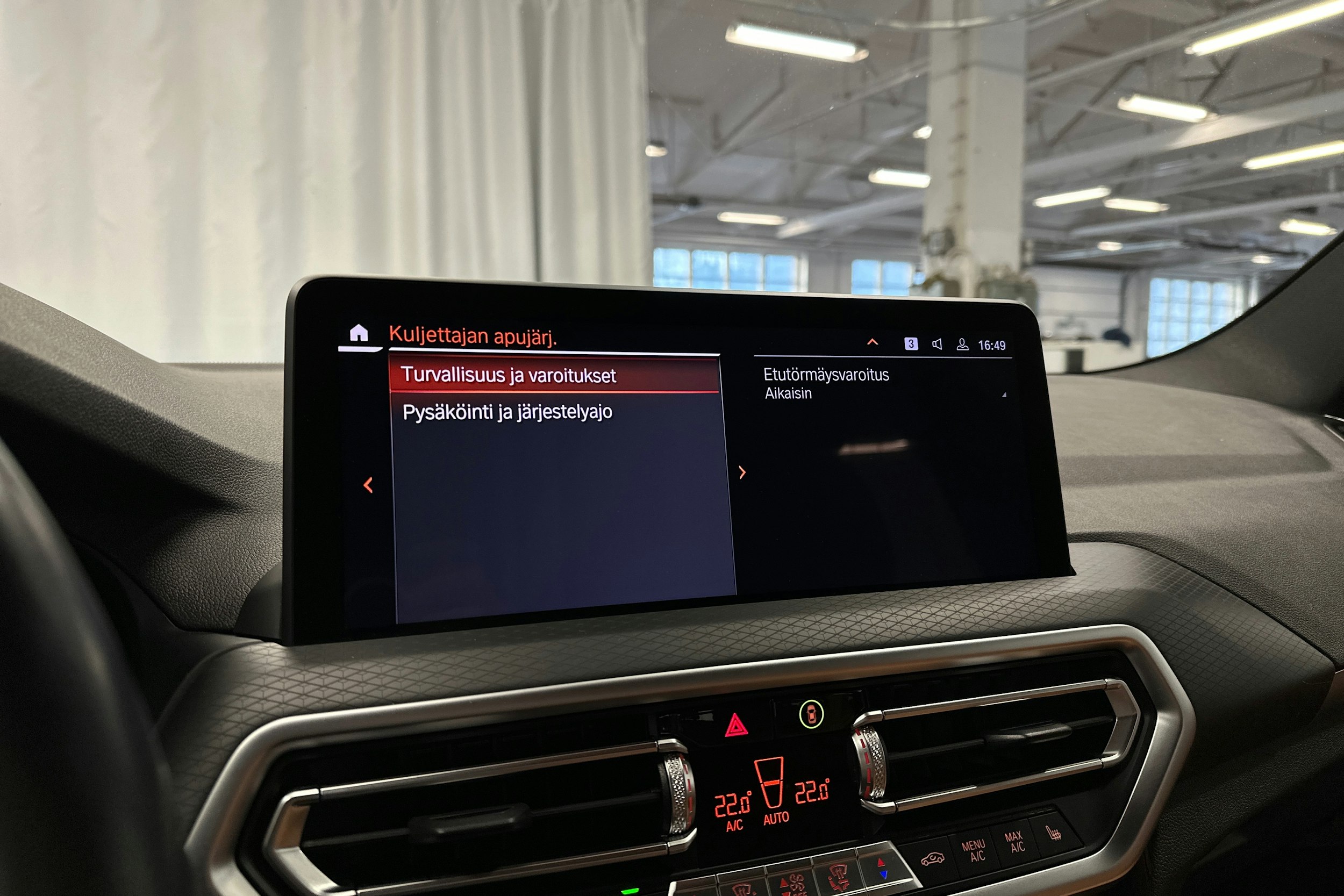 musta BMW X3 2022 kuva 22.