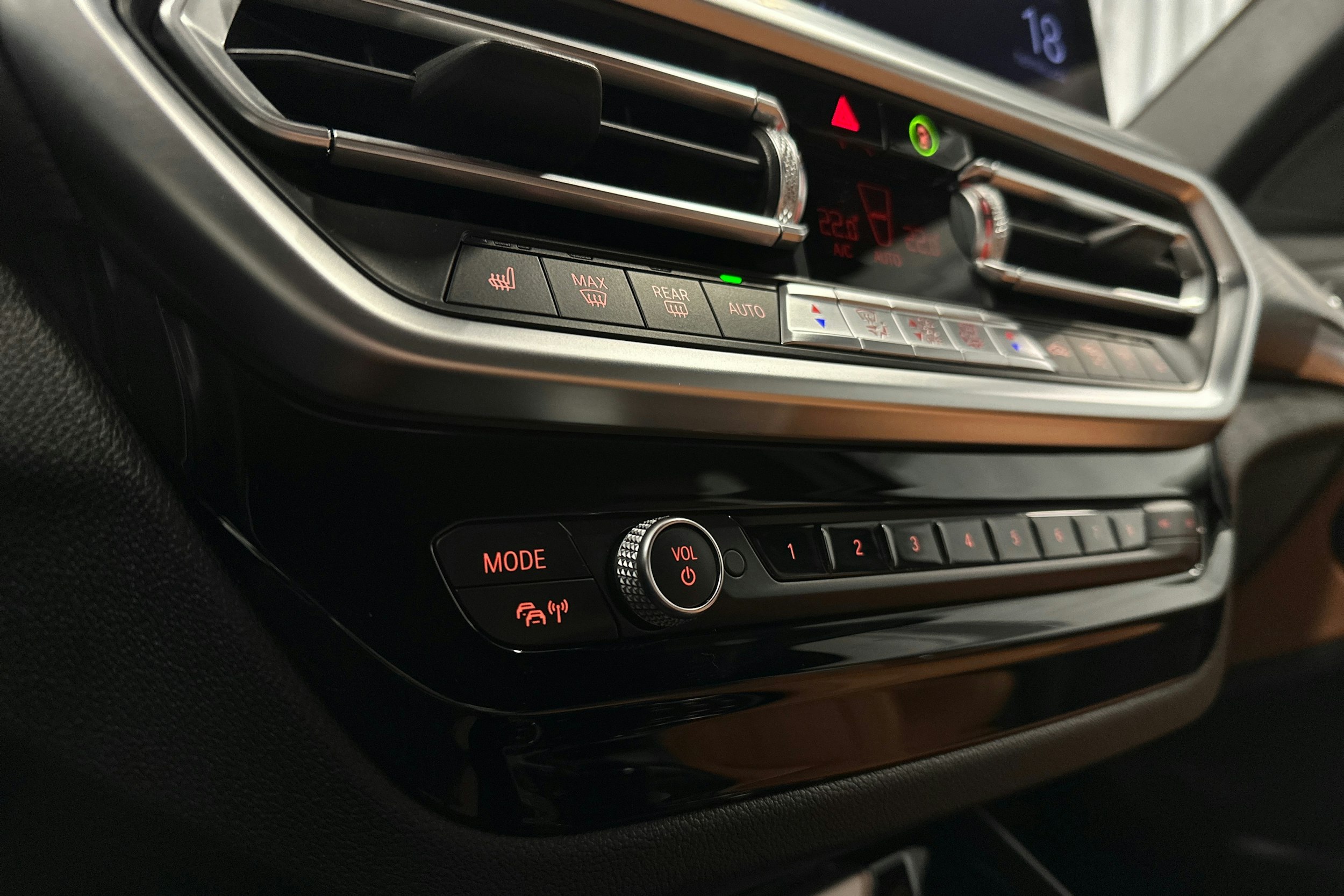 musta BMW X3 2022 kuva 24.