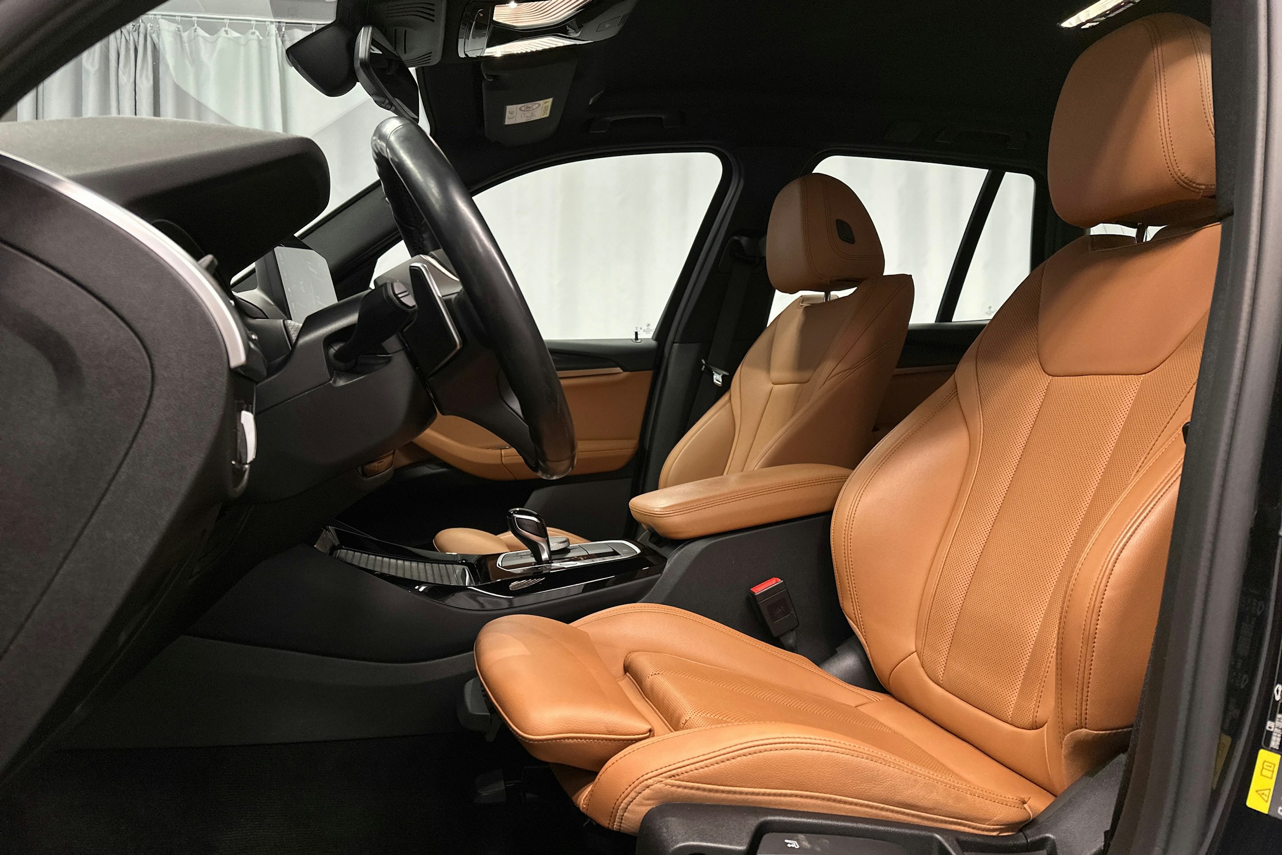 musta BMW X3 2022 kuva 26.