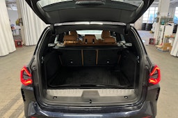 musta BMW X3 2022 kuva 28.