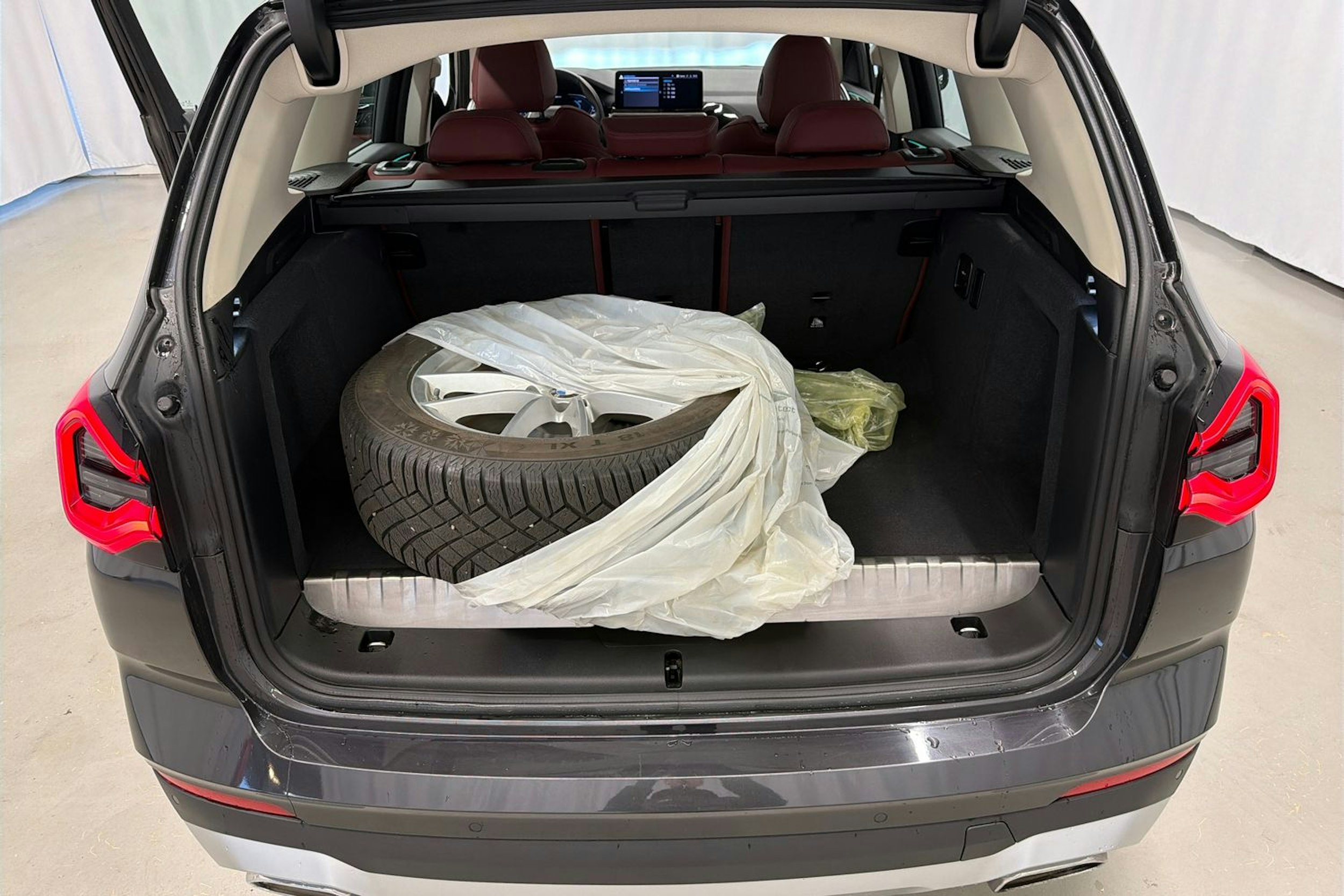 harmaa BMW X3 2022 kuva 33.