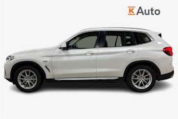 Valkoinen BMW X3 2022 kuva 6.
