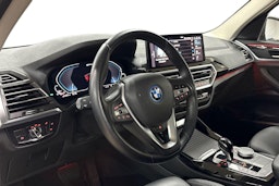 Valkoinen BMW X3 2022 kuva 7.