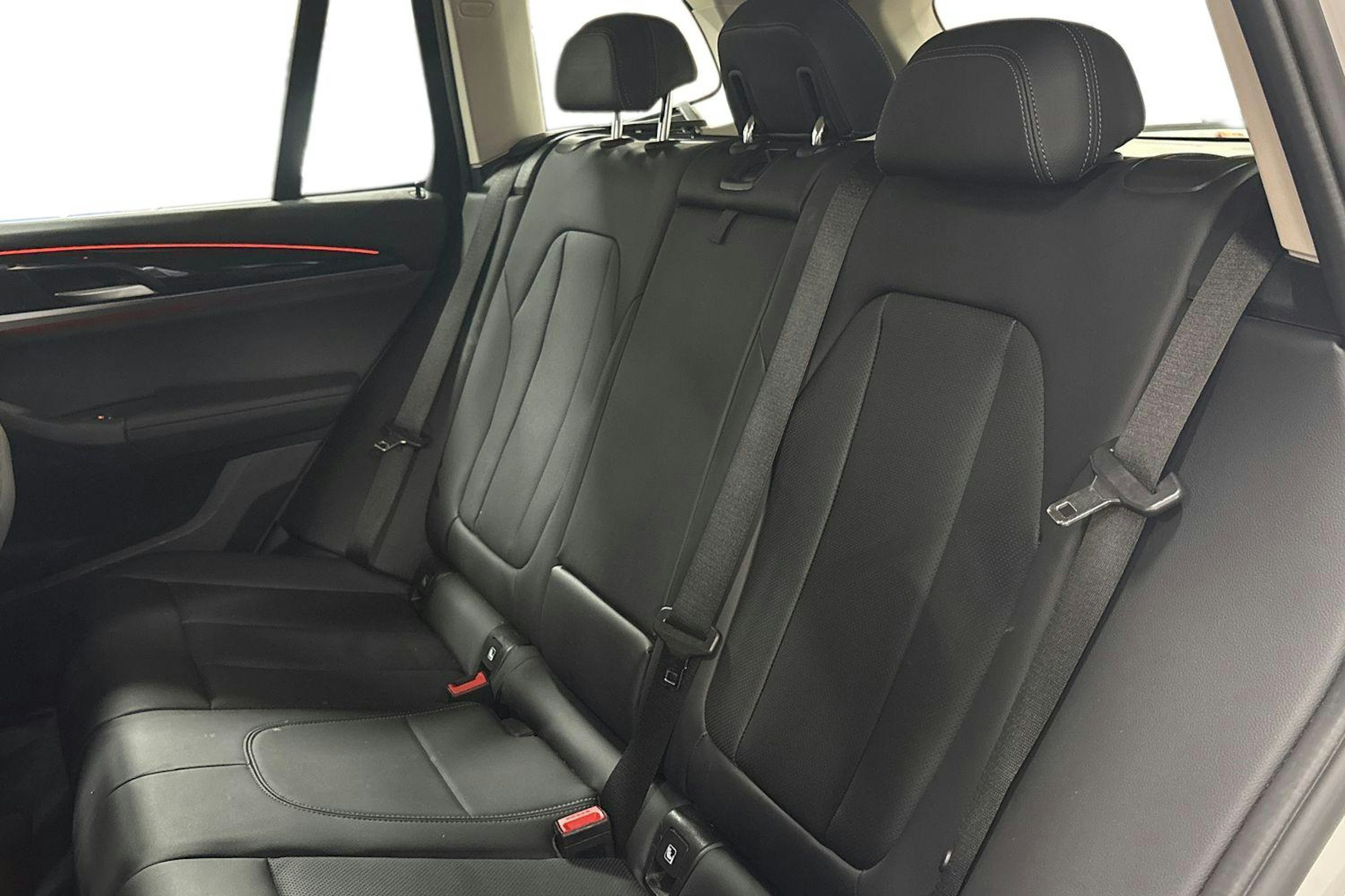 Valkoinen BMW X3 2022 kuva 10.