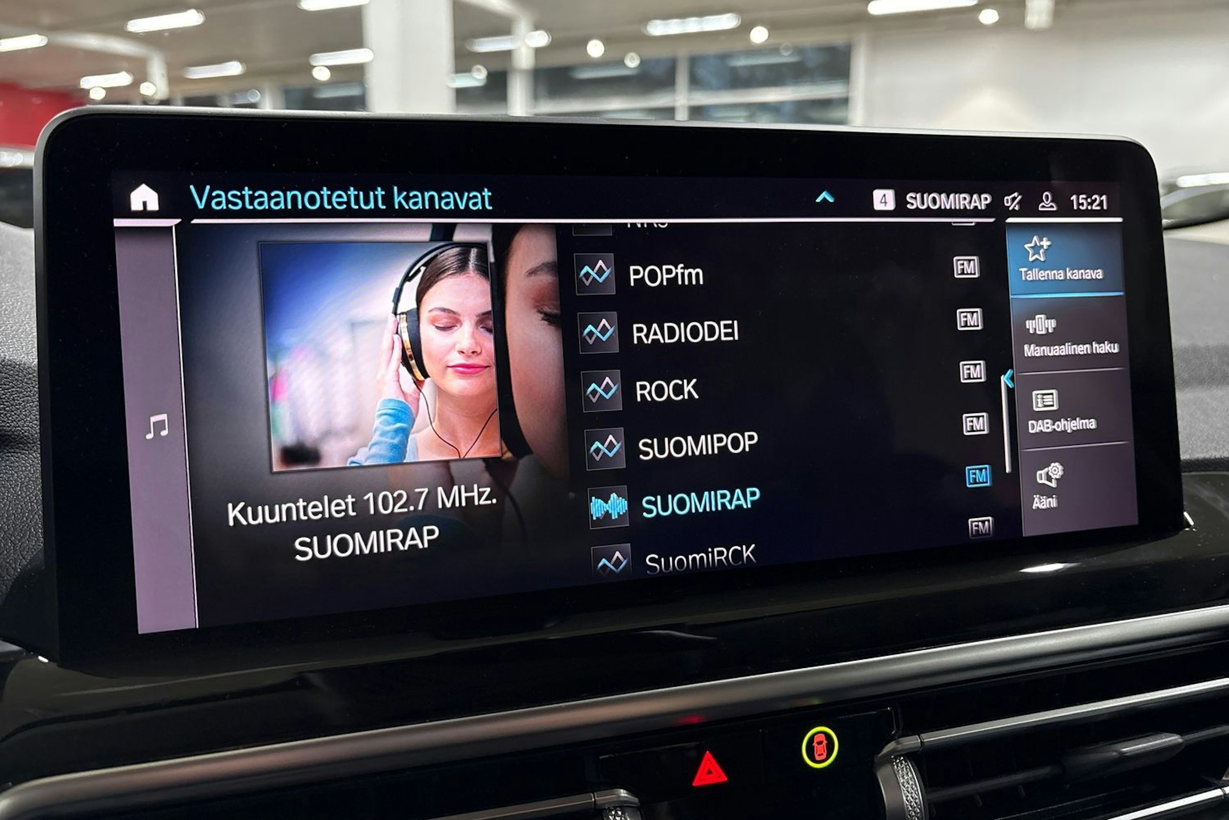 Valkoinen BMW X3 2022 kuva 18.