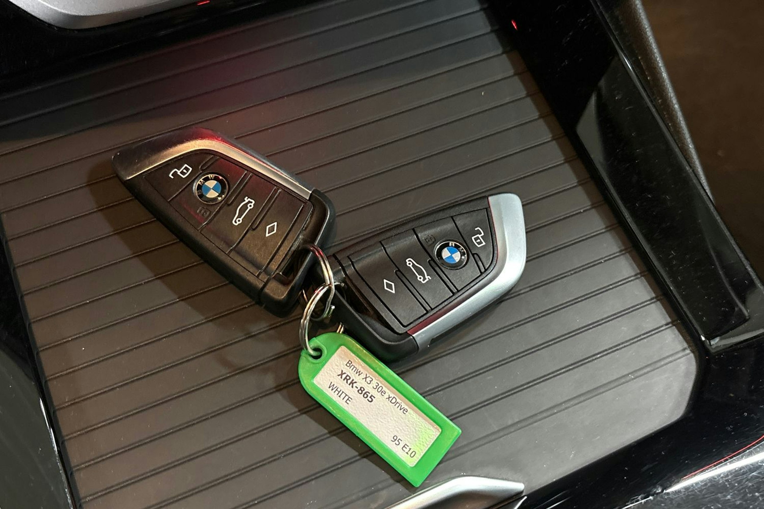 Valkoinen BMW X3 2022 kuva 31.