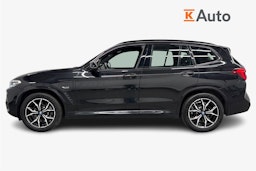 musta BMW X3 2022 kuva 6.
