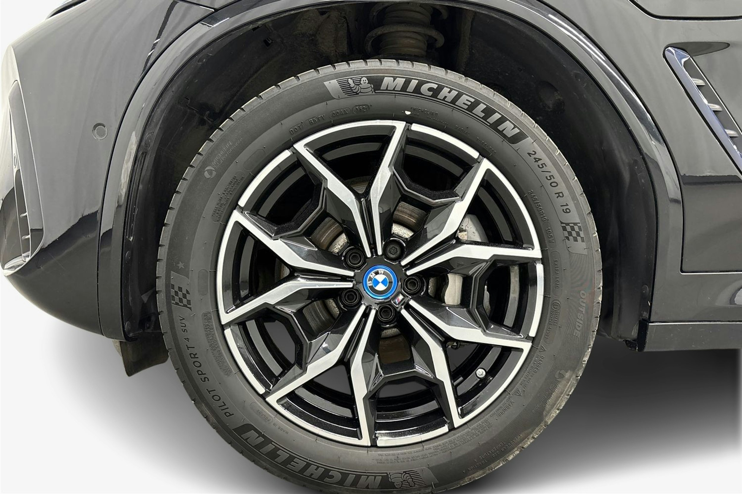 musta BMW X3 2022 kuva 11.