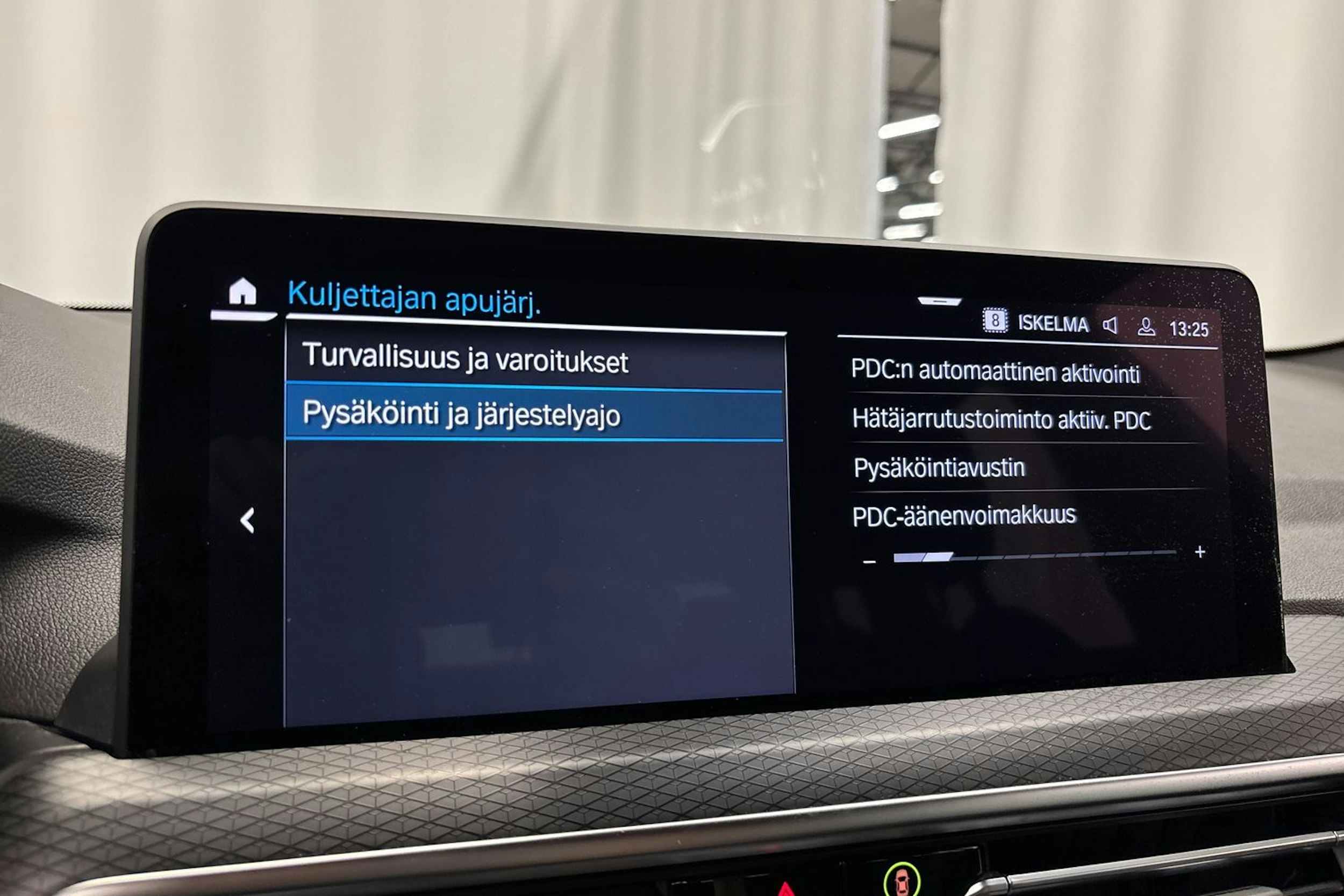 musta BMW X3 2022 kuva 27.