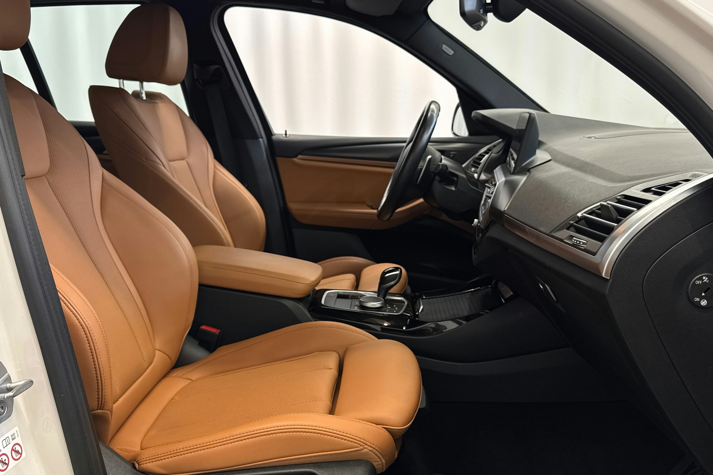 valkoinen BMW X3 2022 kuva 13.