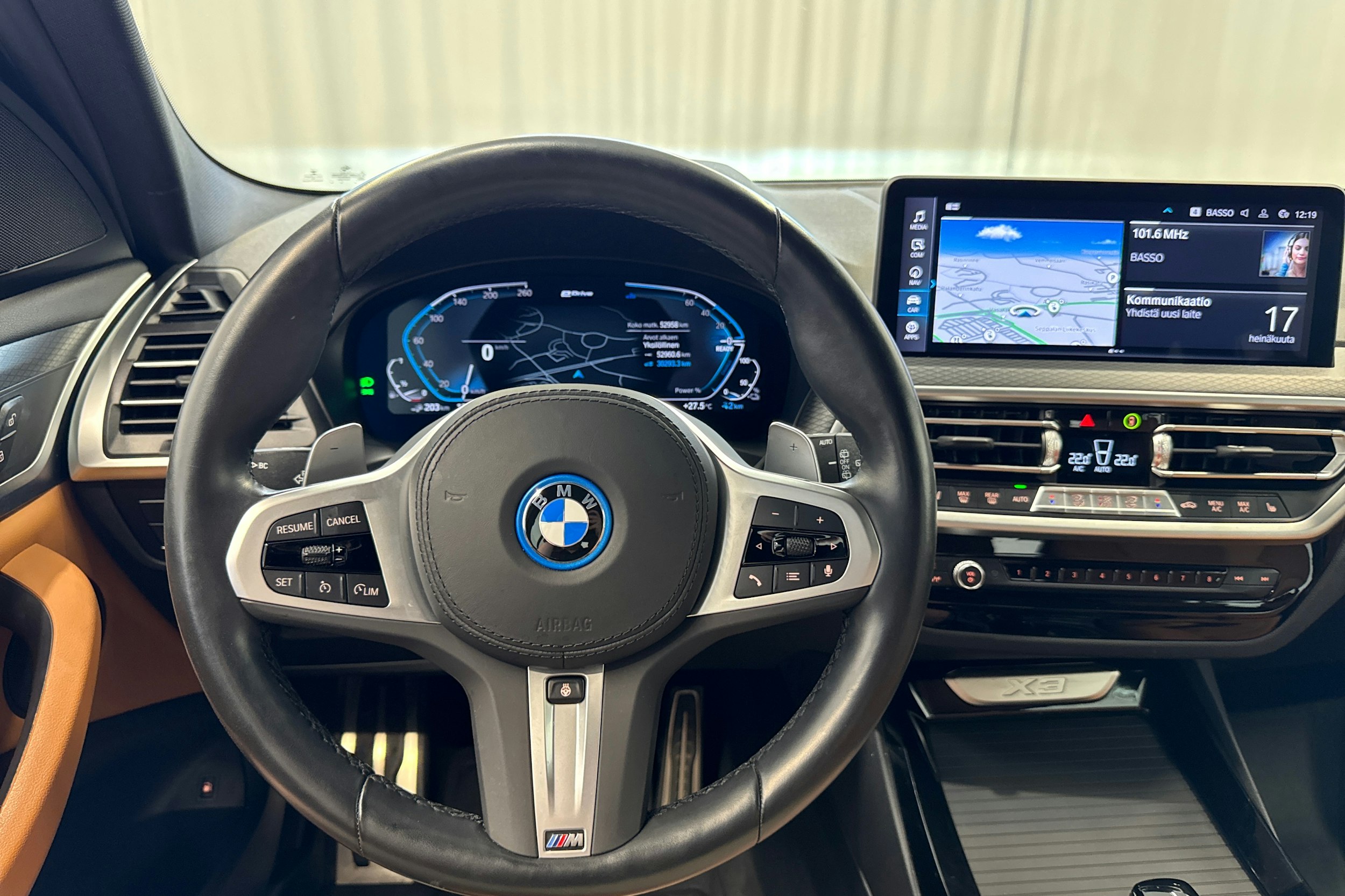 valkoinen BMW X3 2022 kuva 16.