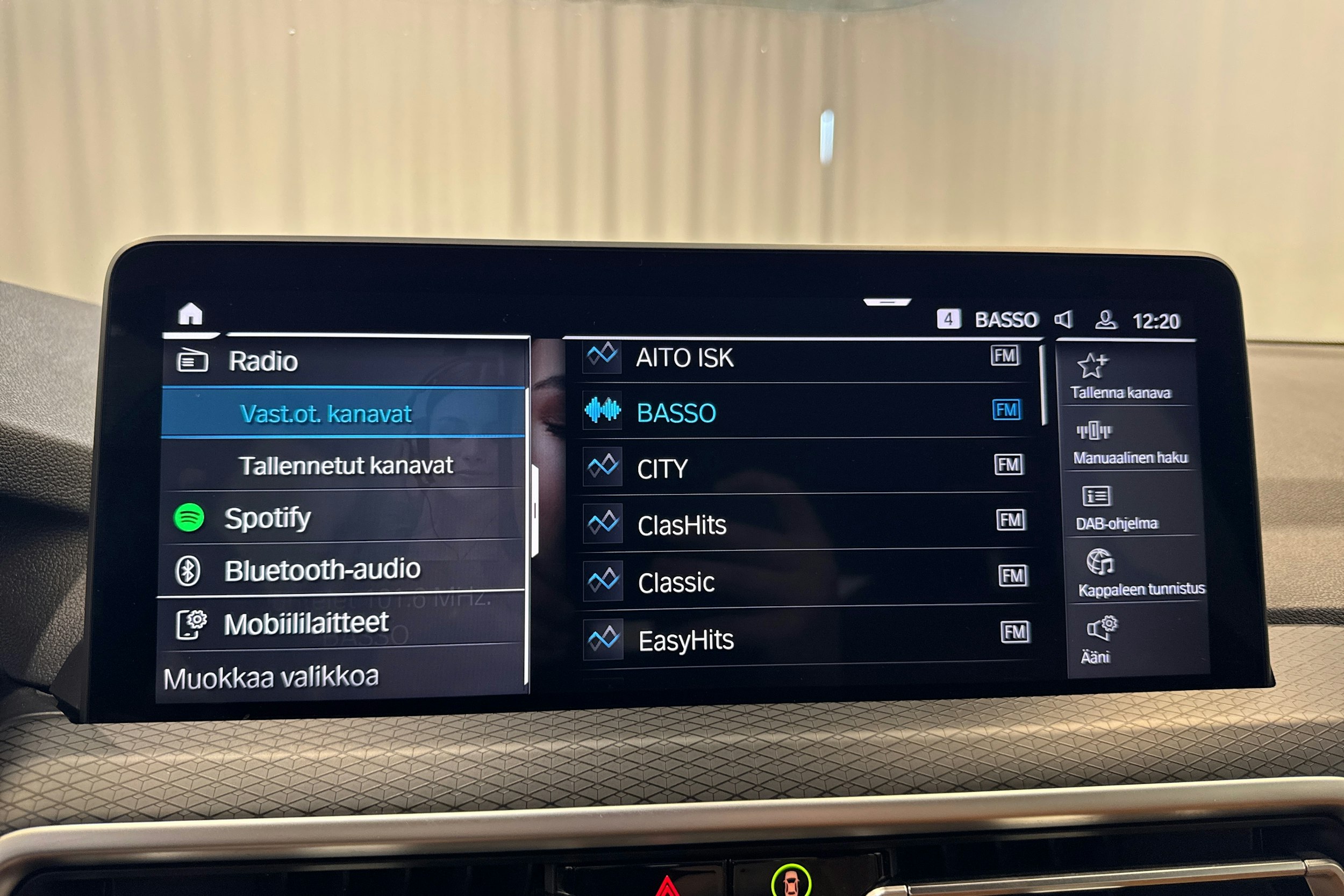 valkoinen BMW X3 2022 kuva 22.