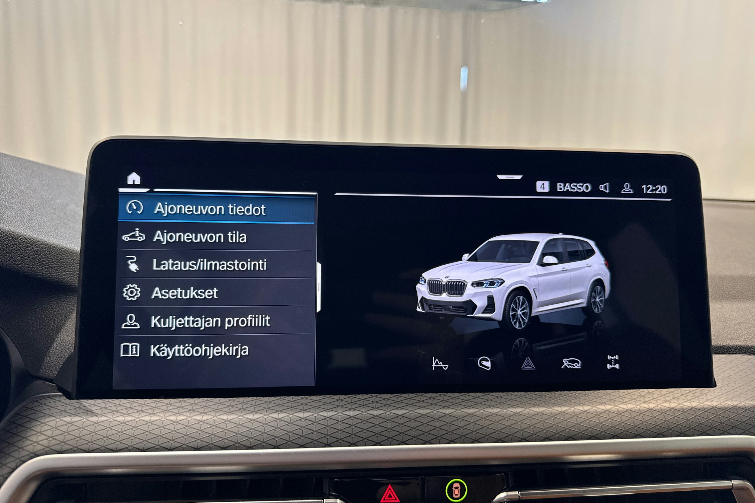 valkoinen BMW X3 2022 kuva 23.