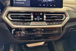 valkoinen BMW X3 2022 kuva 24.