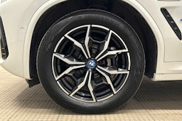 valkoinen BMW X3 2023 kuva 11.