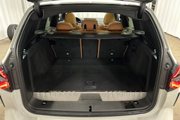 valkoinen BMW X3 2023 kuva 14.