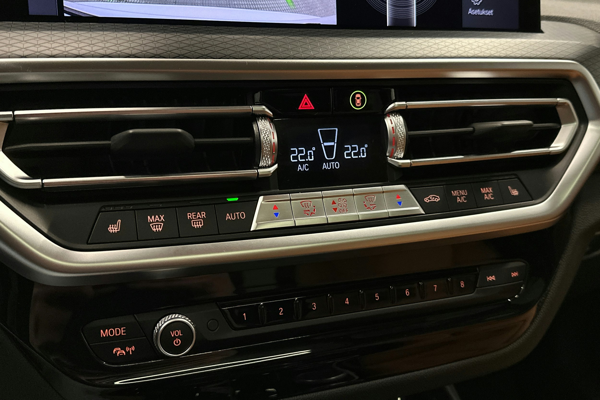 valkoinen BMW X3 2023 kuva 29.